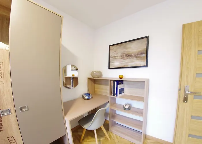 Apatramenty Promienista 아파트